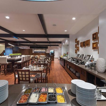 Courtyard By Marriott Santo Domingo Hotell Exteriör bild