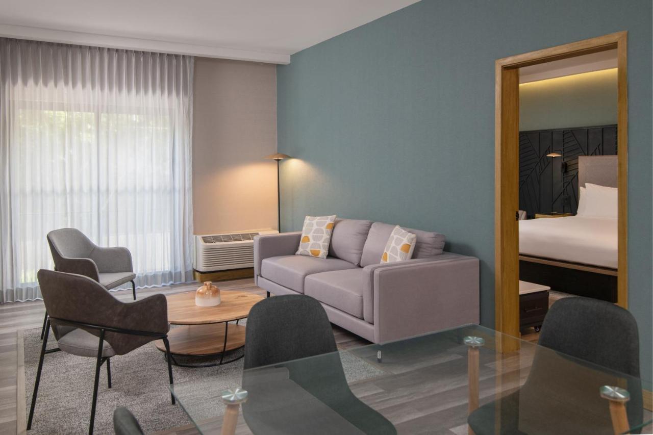 Courtyard By Marriott Santo Domingo Hotell Exteriör bild