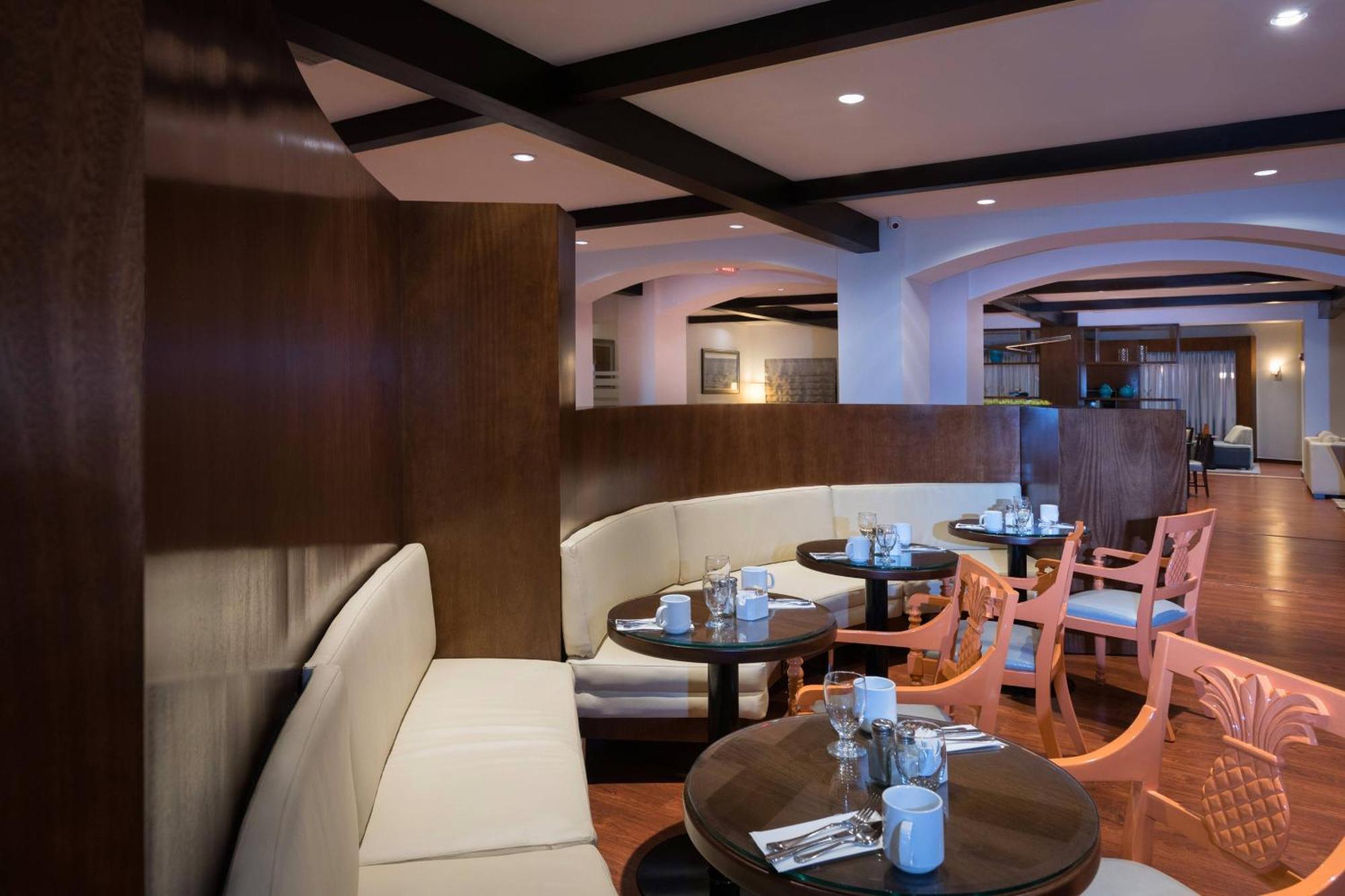 Courtyard By Marriott Santo Domingo Hotell Exteriör bild