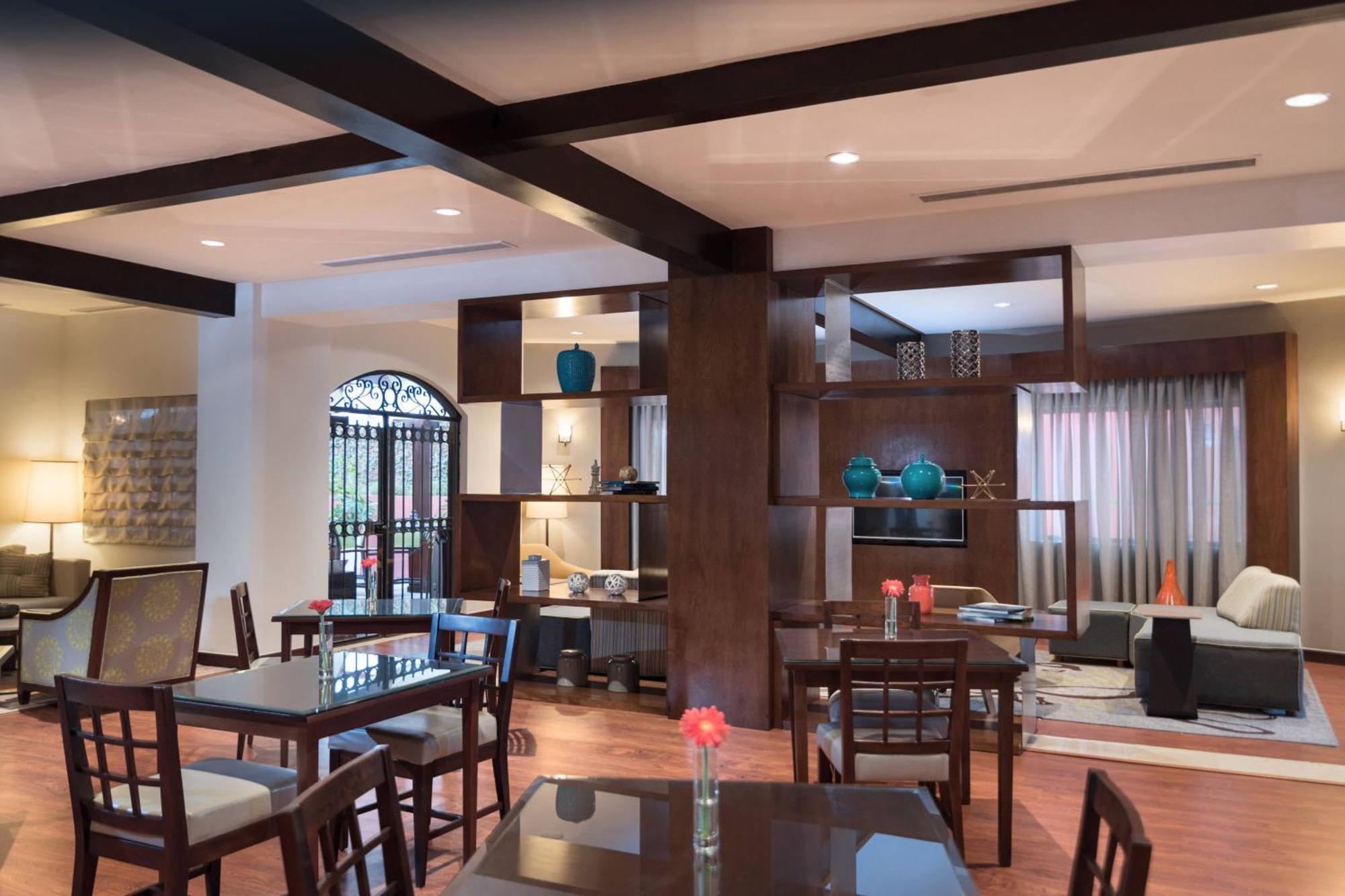 Courtyard By Marriott Santo Domingo Hotell Exteriör bild